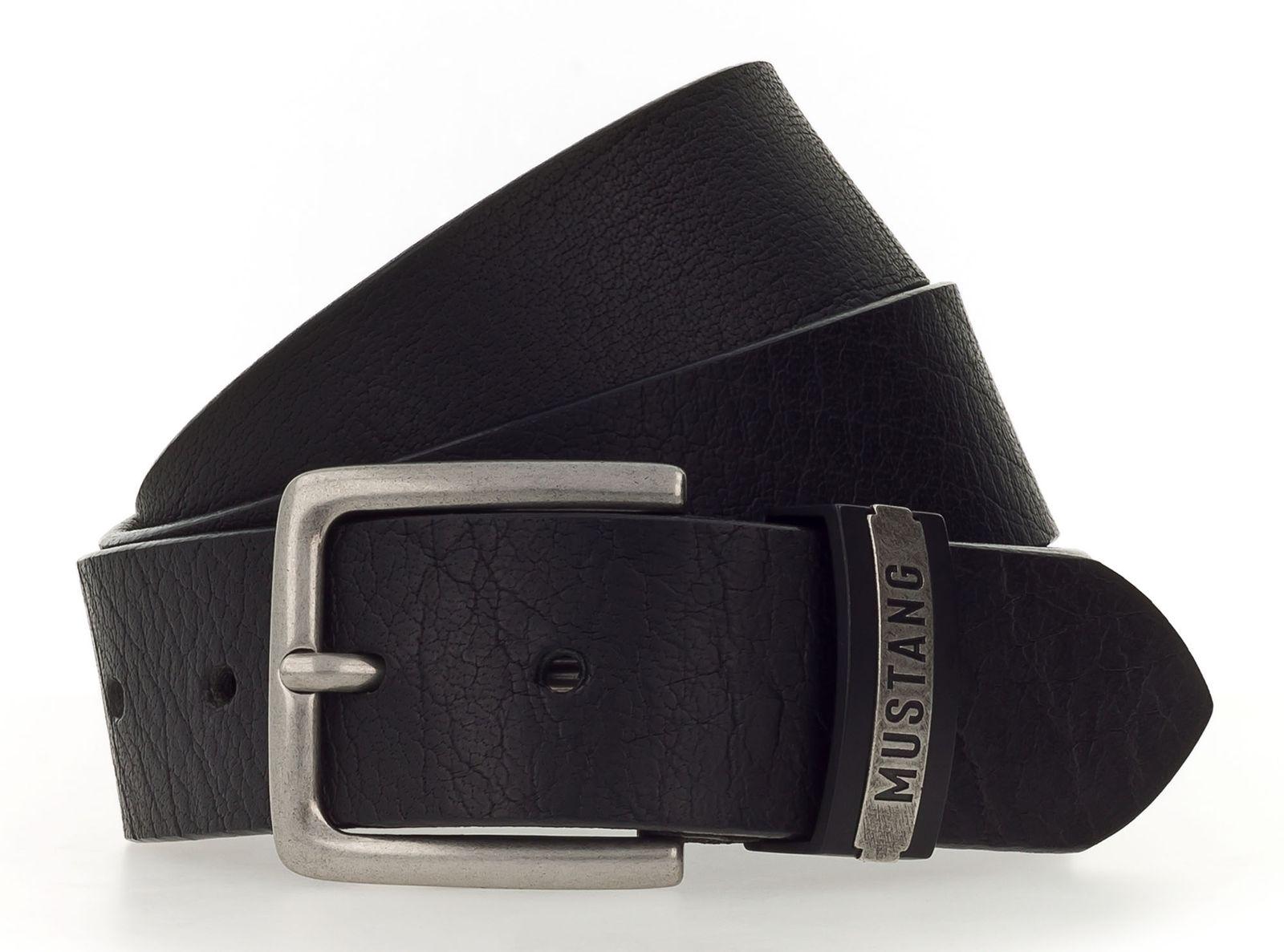 2)‌ Classic Leather Belt: A well-crafted leather belt not only provides function but also elevates your overall look and pulls ⁤everything together