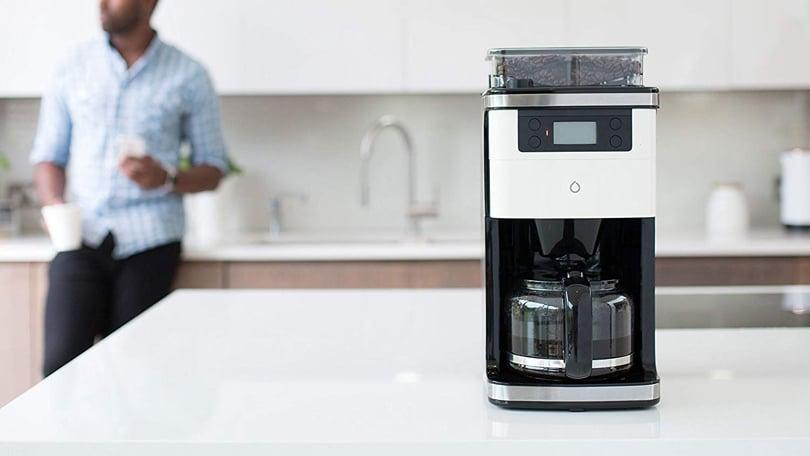 1) Smart ‍Coffee Brew System: Wake up to the​ aroma of freshly brewed coffee​ with a smart coffee⁤ maker⁣ that you​ can schedule and control from your smartphone, ensuring the perfect start to your day